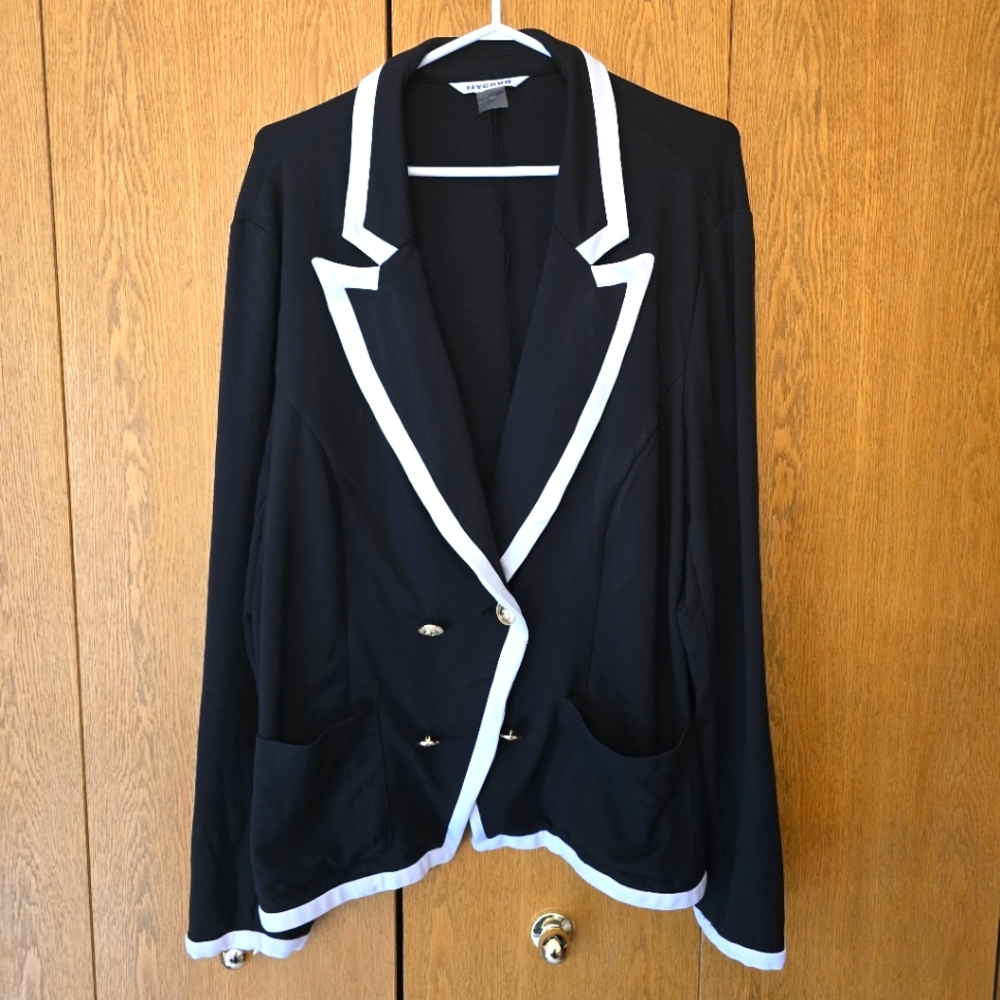 Nygard Women's Black Blazer with White Trim, EUC 3X